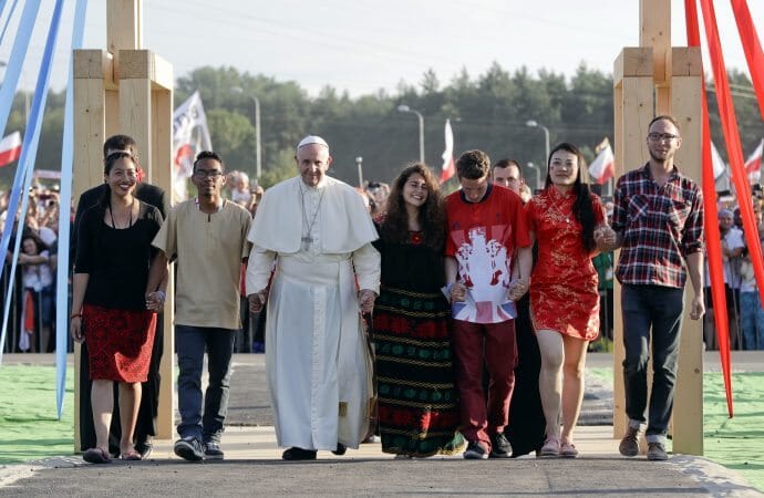 Paavi Franciscus Puolassa 2016
